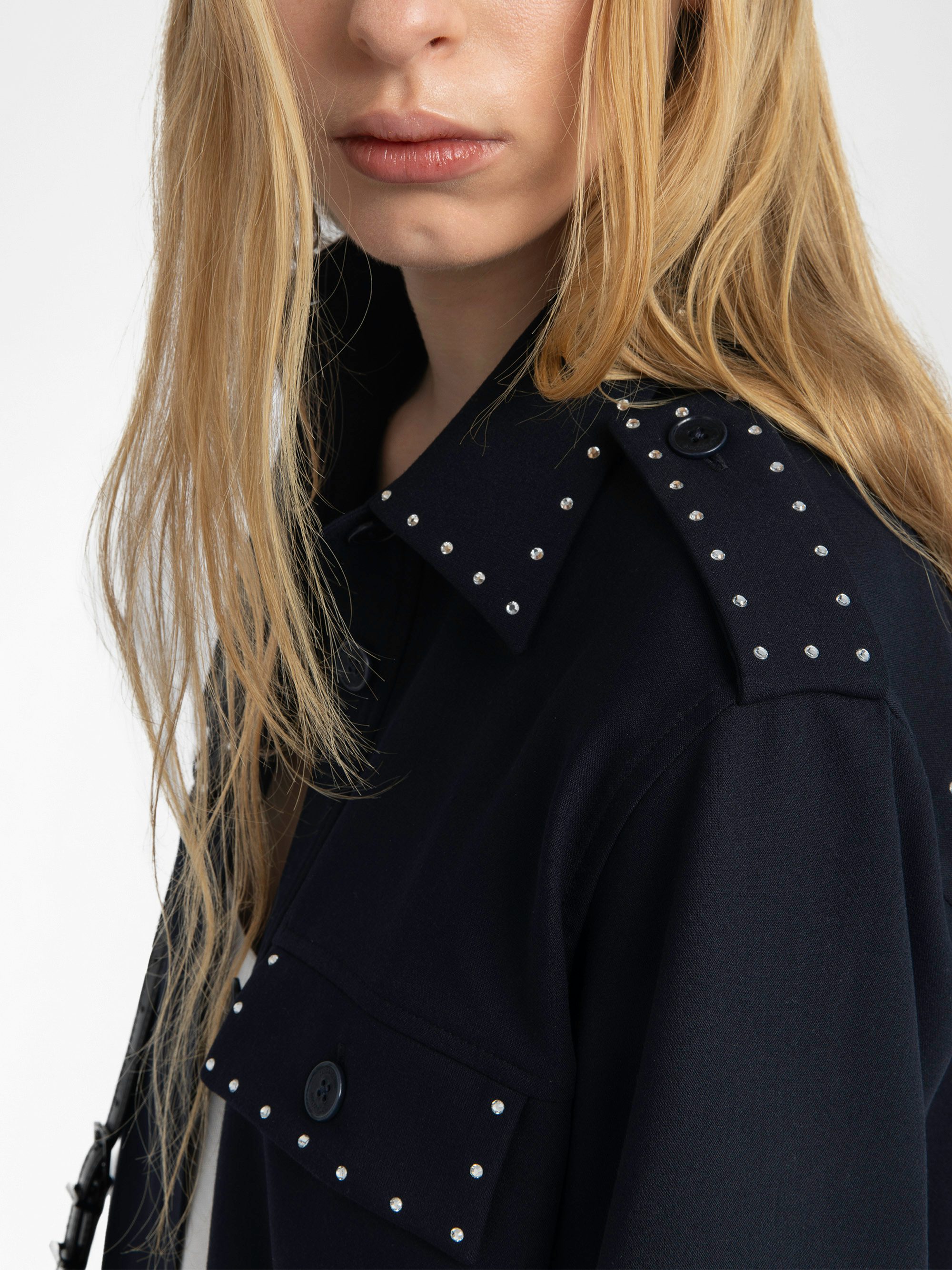 Overshirt Taskam - Tailored overshirt with rhinestones.